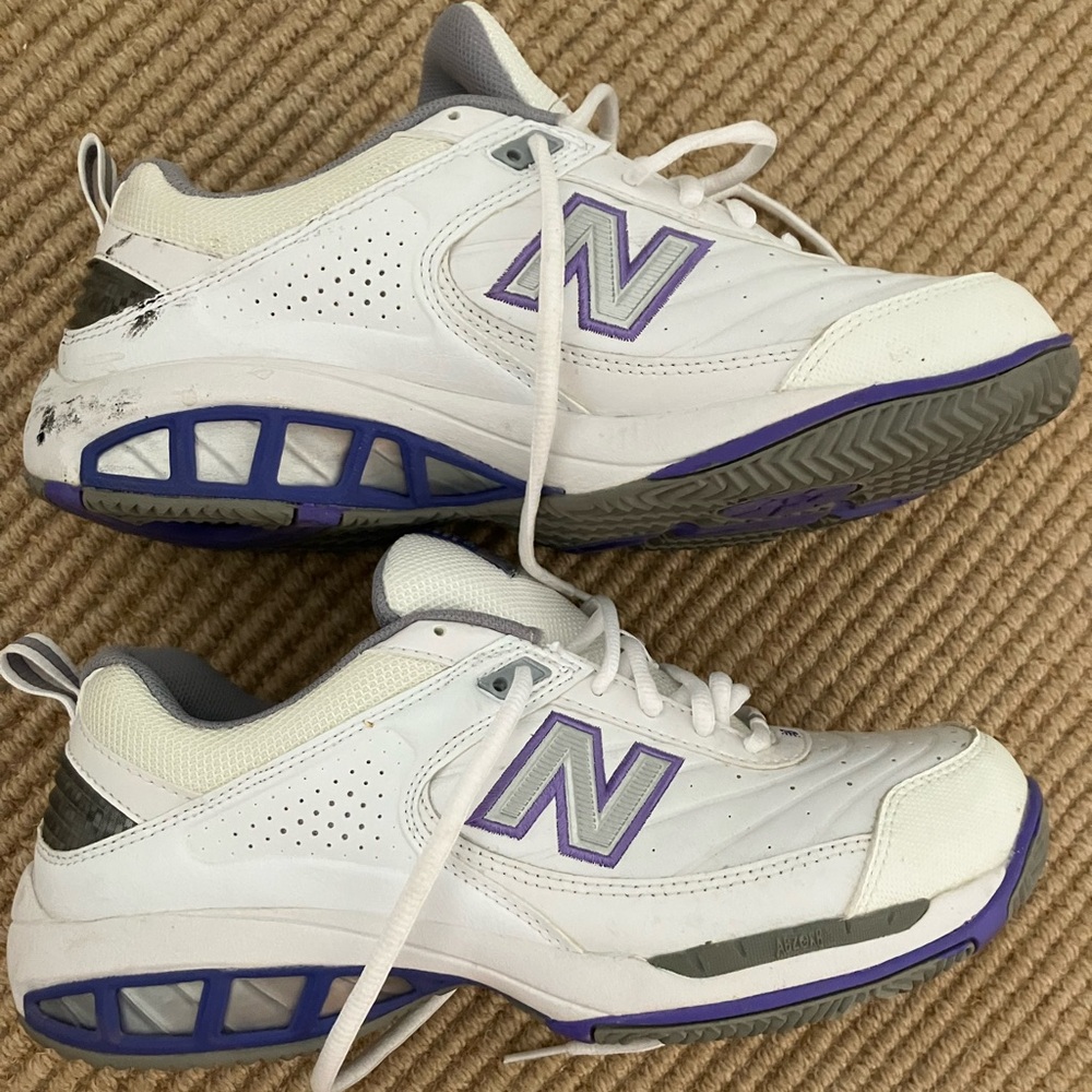 New Balance 806 women’s size 10 tennis sneakers
